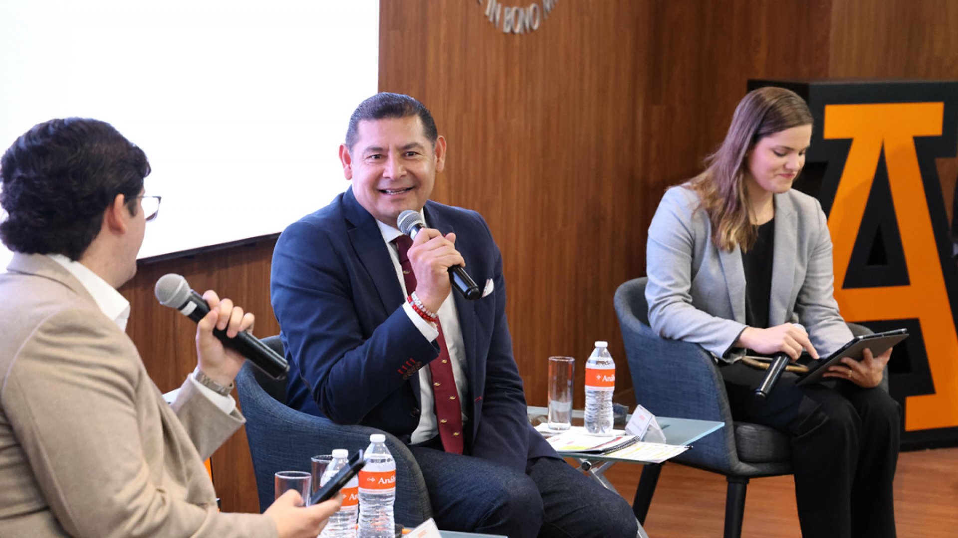 Armenta reafirma su compromiso para fortalecer el clúster universitario y la vinculación con empresas