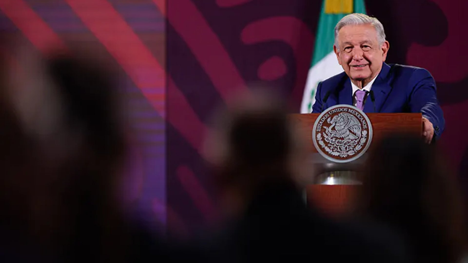 No he violado la ley con las mañaneras: AMLO