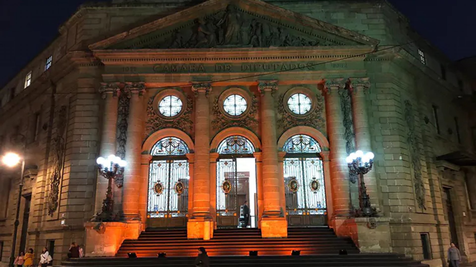 Recuperan archivo histórico legislativo ‘hackeado’ del DF