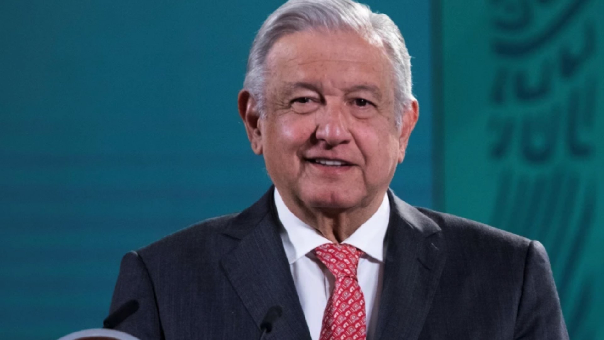 ‘Una aberración’, cancelar mañaneras: AMLO celebra decisión del INE