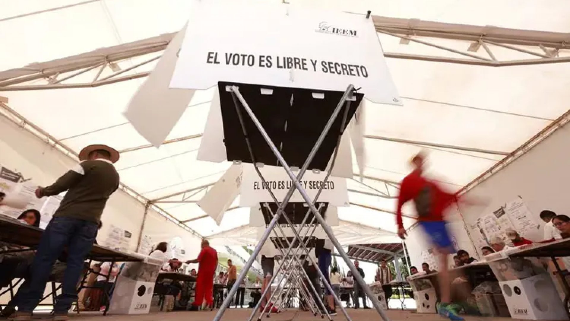 Rechaza INE registro a casi 28 mil mexicanos en el exterior