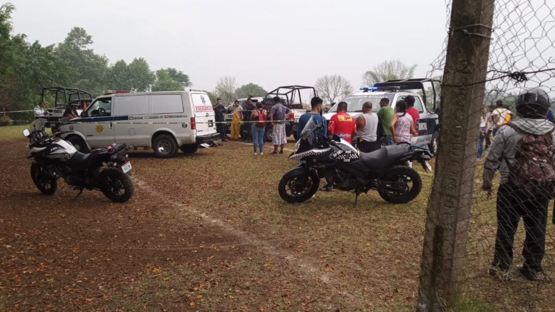 Cae rayo en campo deportivo de Coatepec; una persona muerta y cuatro heridas