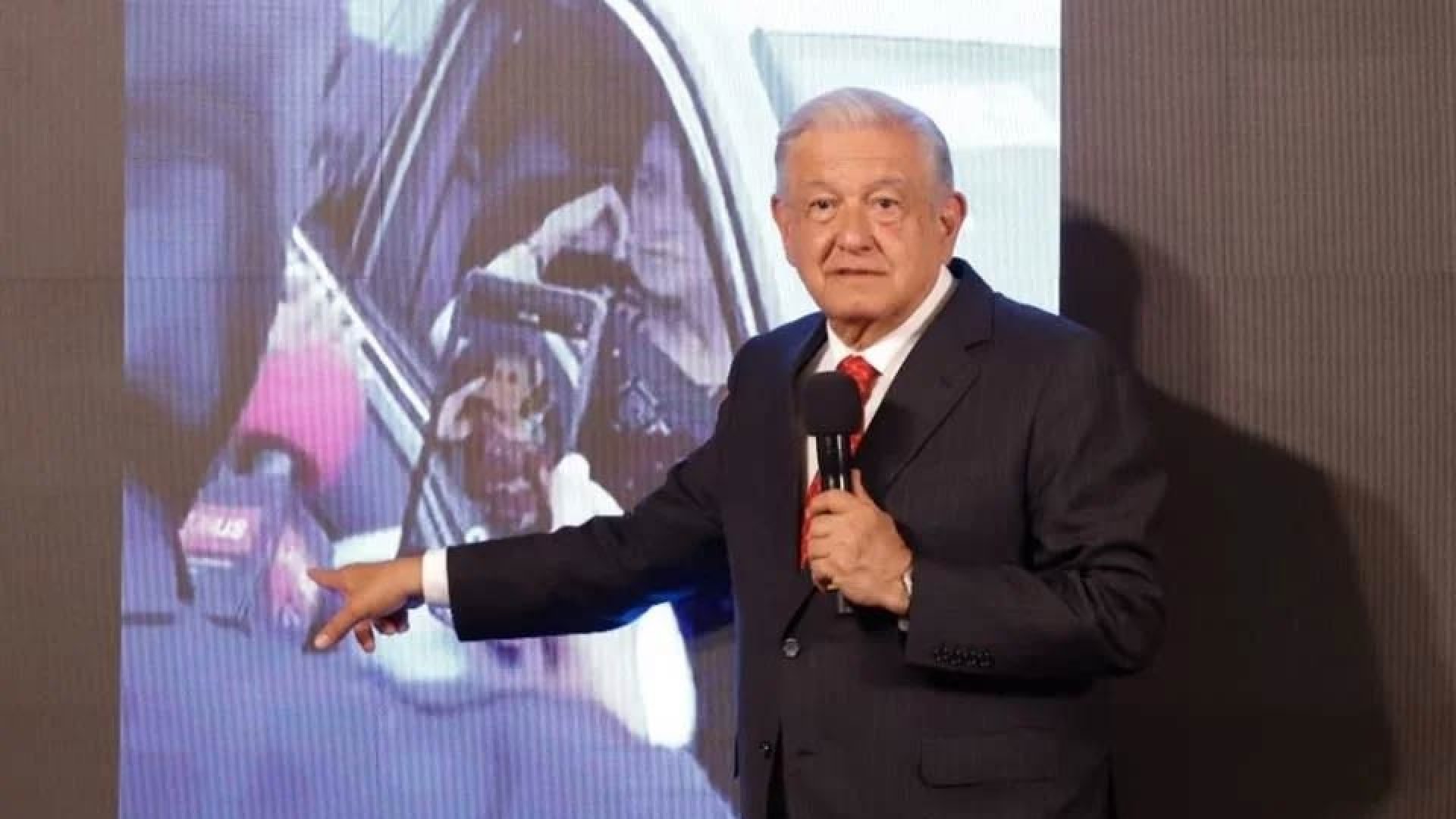 Es probable que haya sido un montaje el retén a Claudia Sheinbaum: AMLO