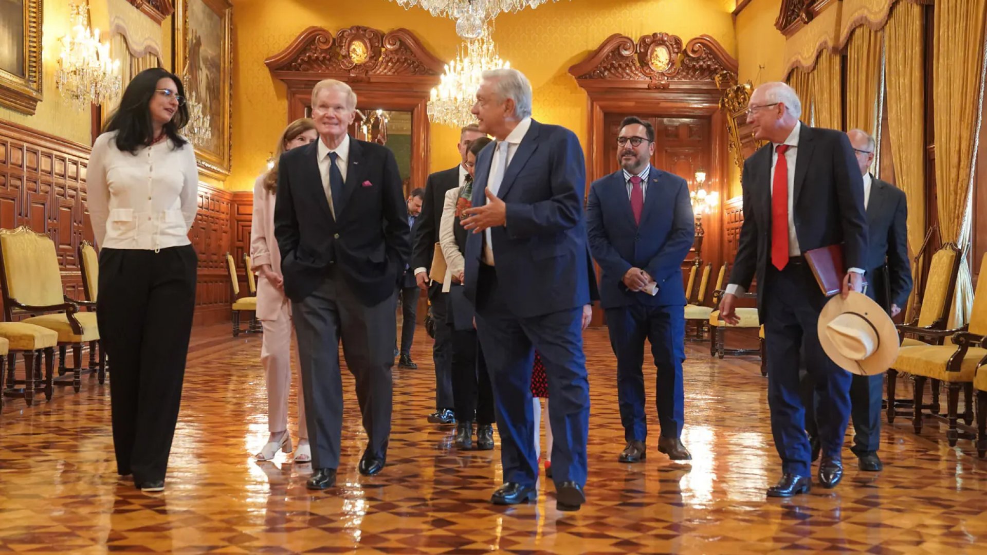 Busca AMLO que astronauta mexicana regrese al espacio