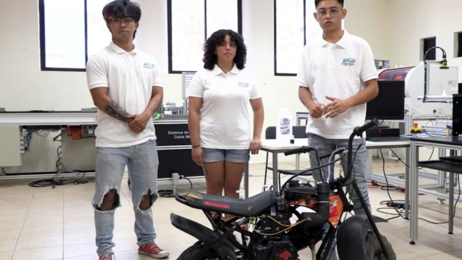 Ingeniero yucateco crea motor de motocicleta que funciona con agua