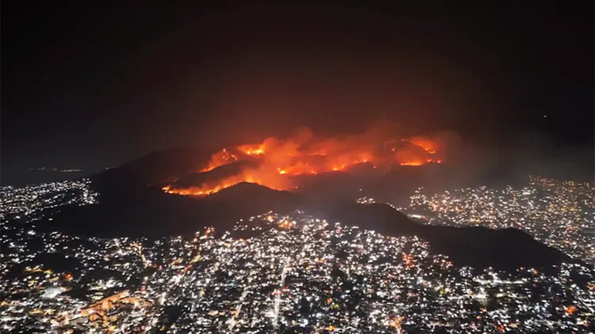 Tras 4 días de incendios en Acapulco y Chilpancingo, suspenden clases de nuevo