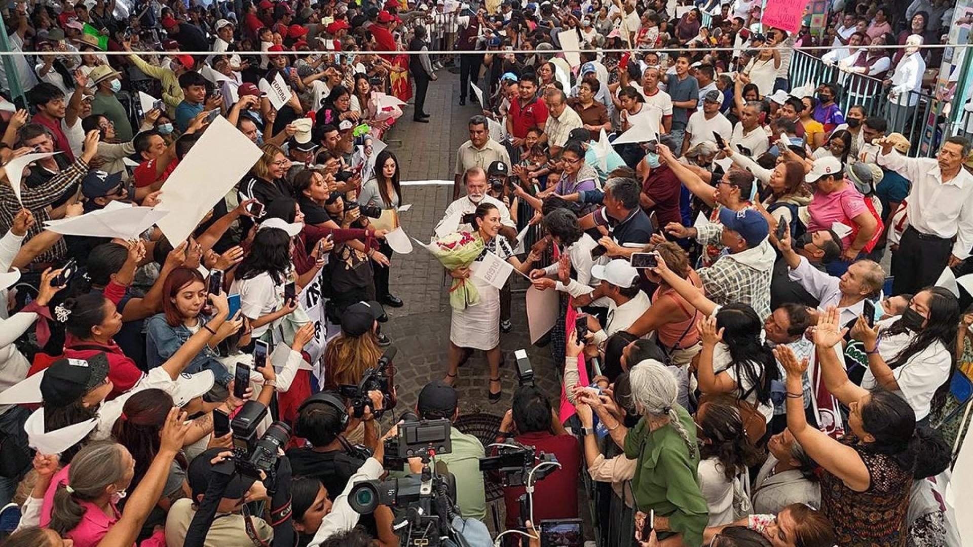 Claudia Sheinbaum se reúne con más de un millón y medio de personas en todo México