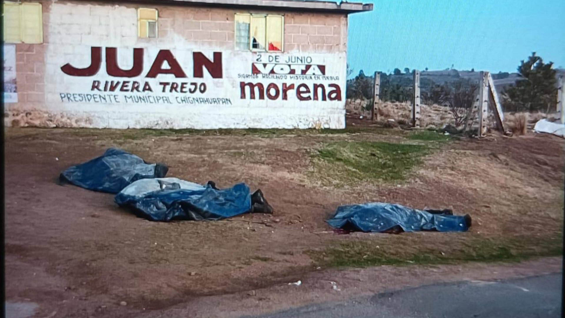 Mueren cuatro policías y tres presuntos criminales en enfrentamiento en Puebla