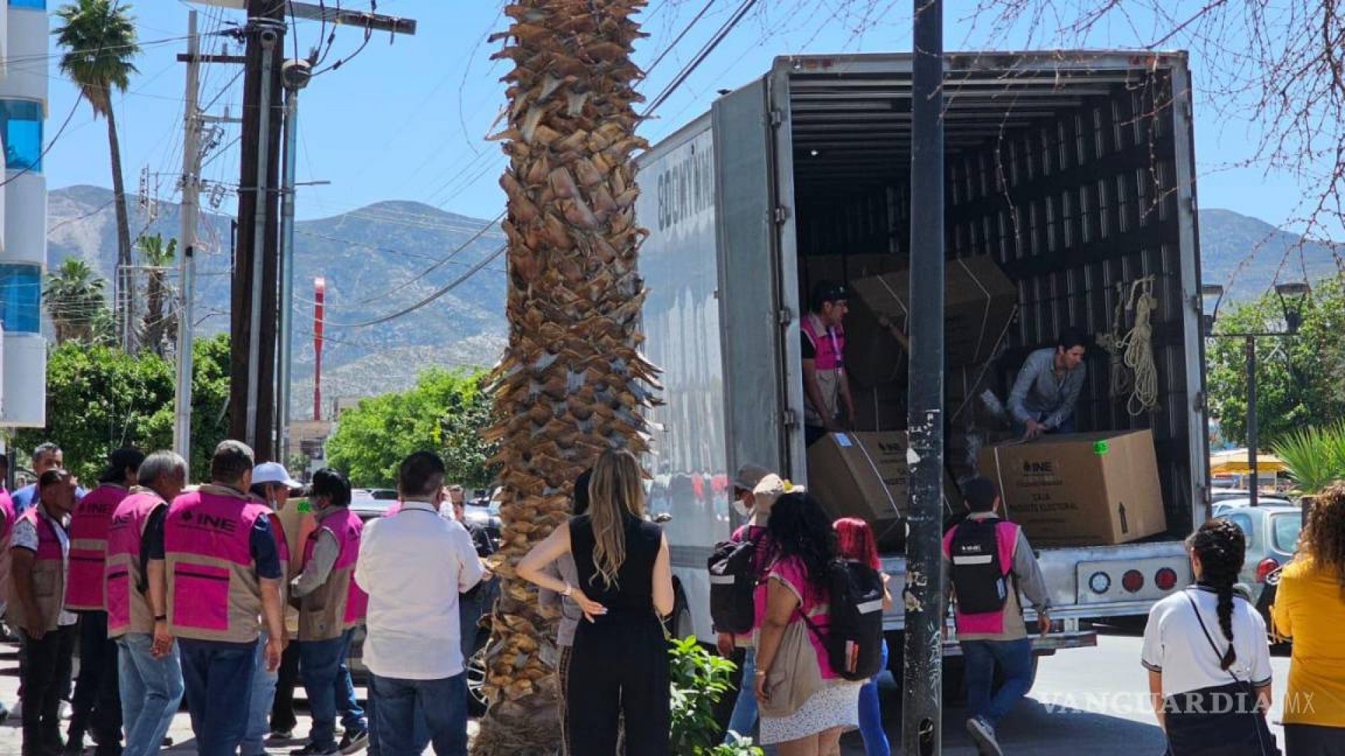 Entregan al INE todo el material electoral para la jornada del 2 de junio