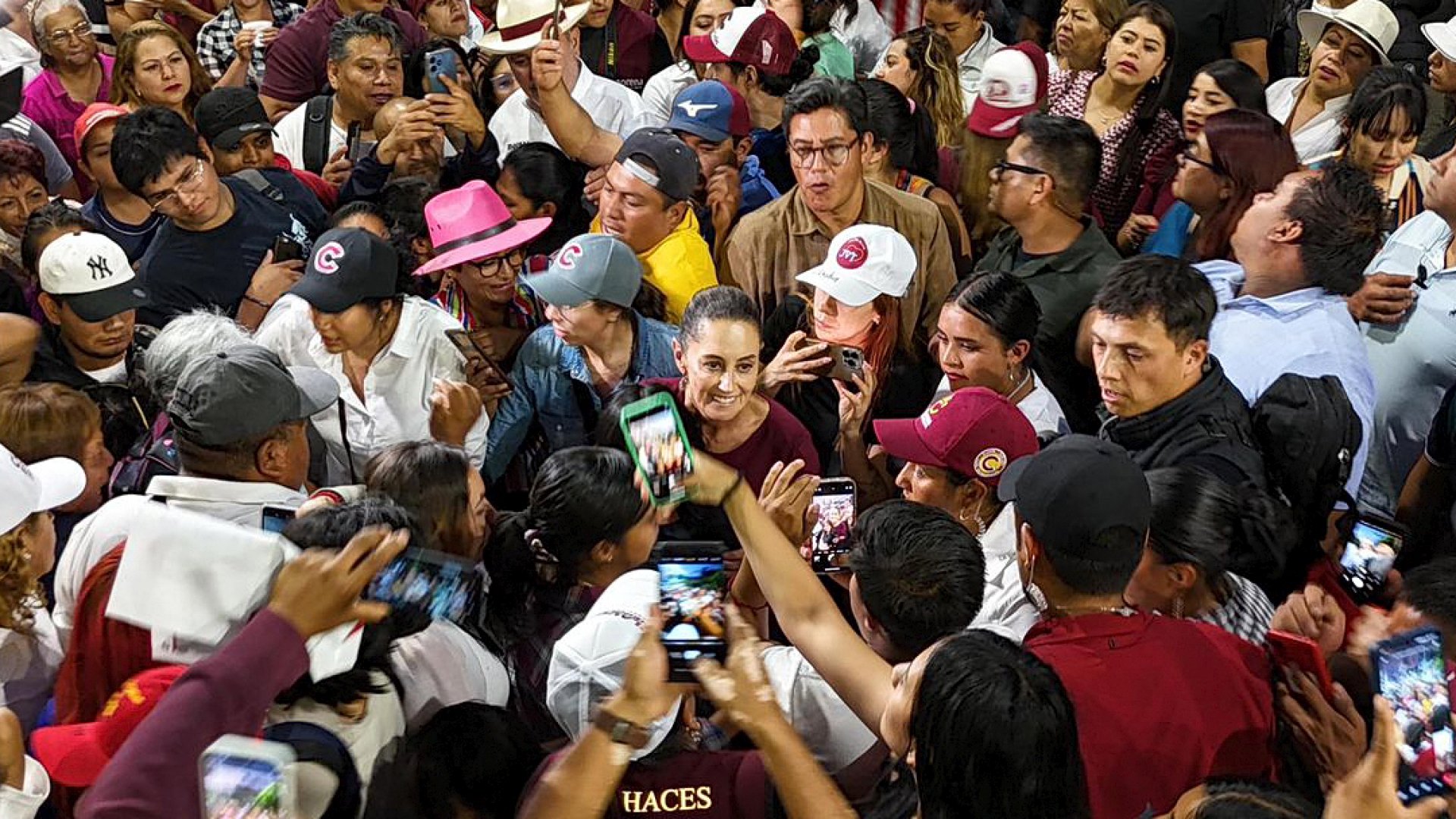 Claudia Sheinbaum arranca su último mes de campaña junto a 180 mil personas