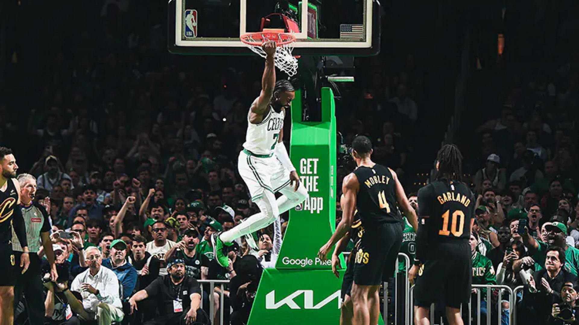 Celtics vencen a los Cavaliers en inicio de Semis de la NBA