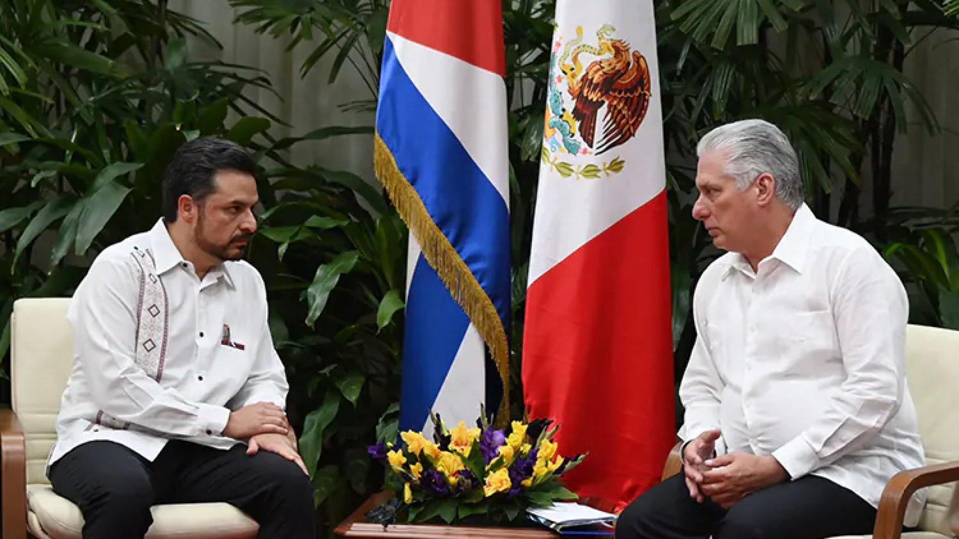 Abre IMSS a médicos cubanos mil 200 espacios en México