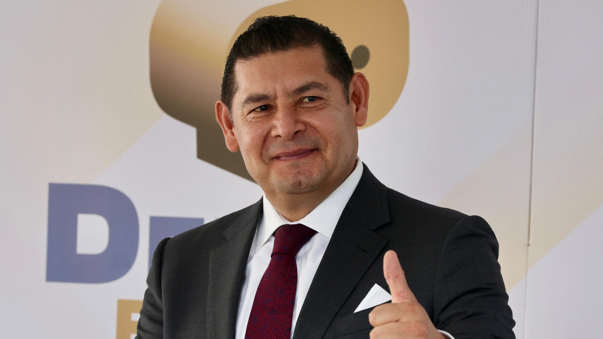 Armenta con propuestas dio nocaut a sus adversarios en el debate 