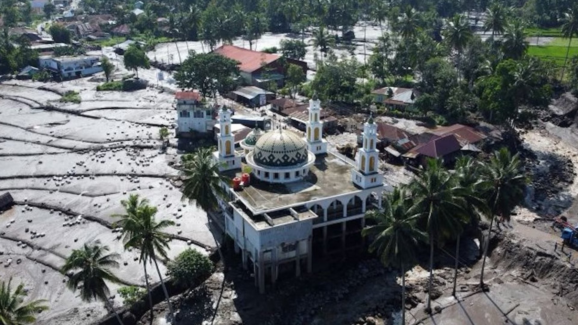 Ríos de lava fría dejan al menos 44 muertos y 15 desaparecidos en Indonesia