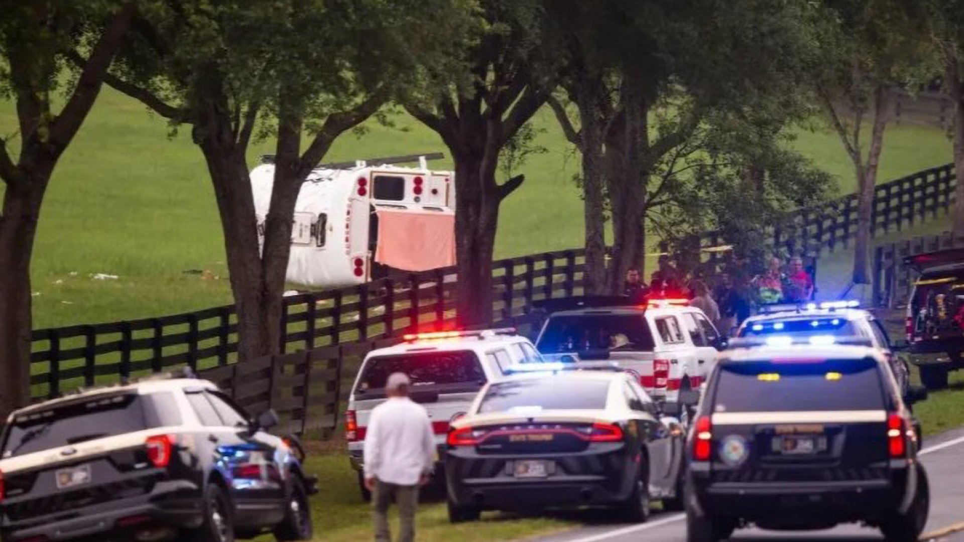 Volcadura en Florida dejó al menos ocho muertos y 45 heridos