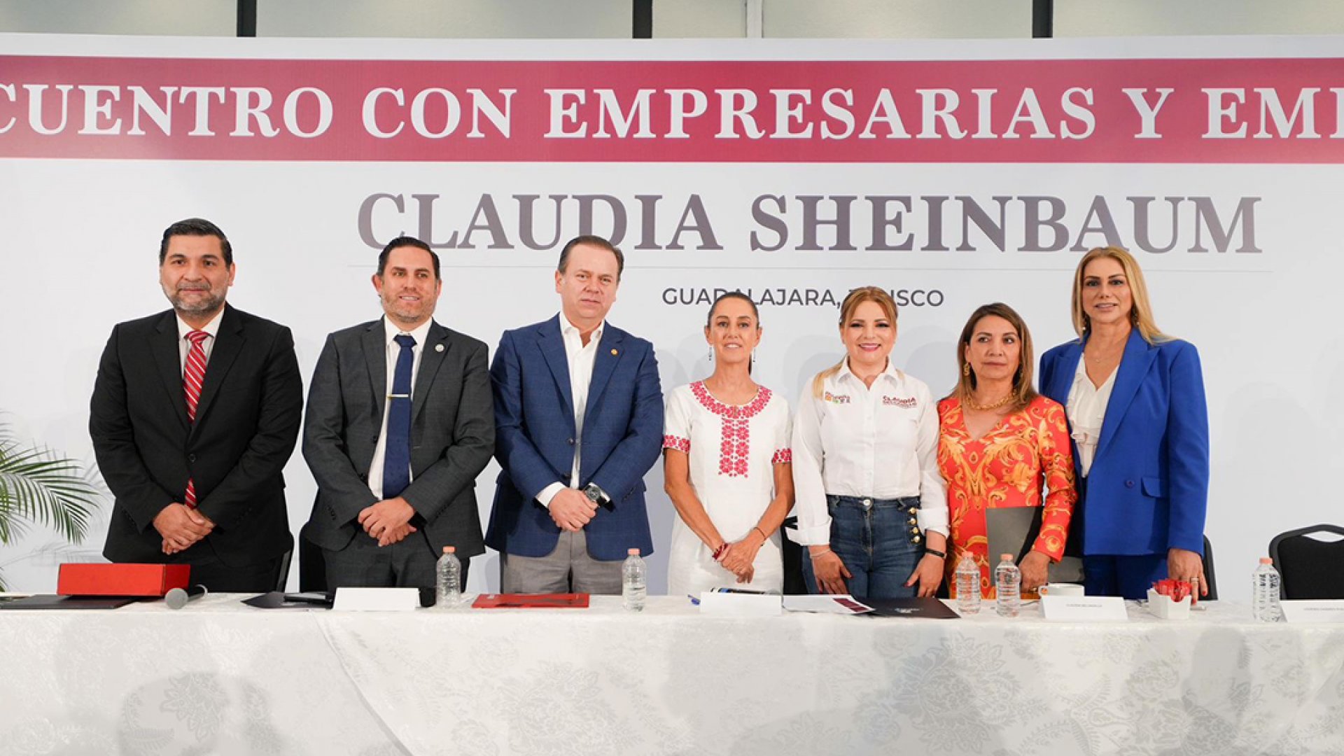 “No podemos pensar en el divorcio de la gran empresa con la pequeña empresa”: Claudia Sheinbaum