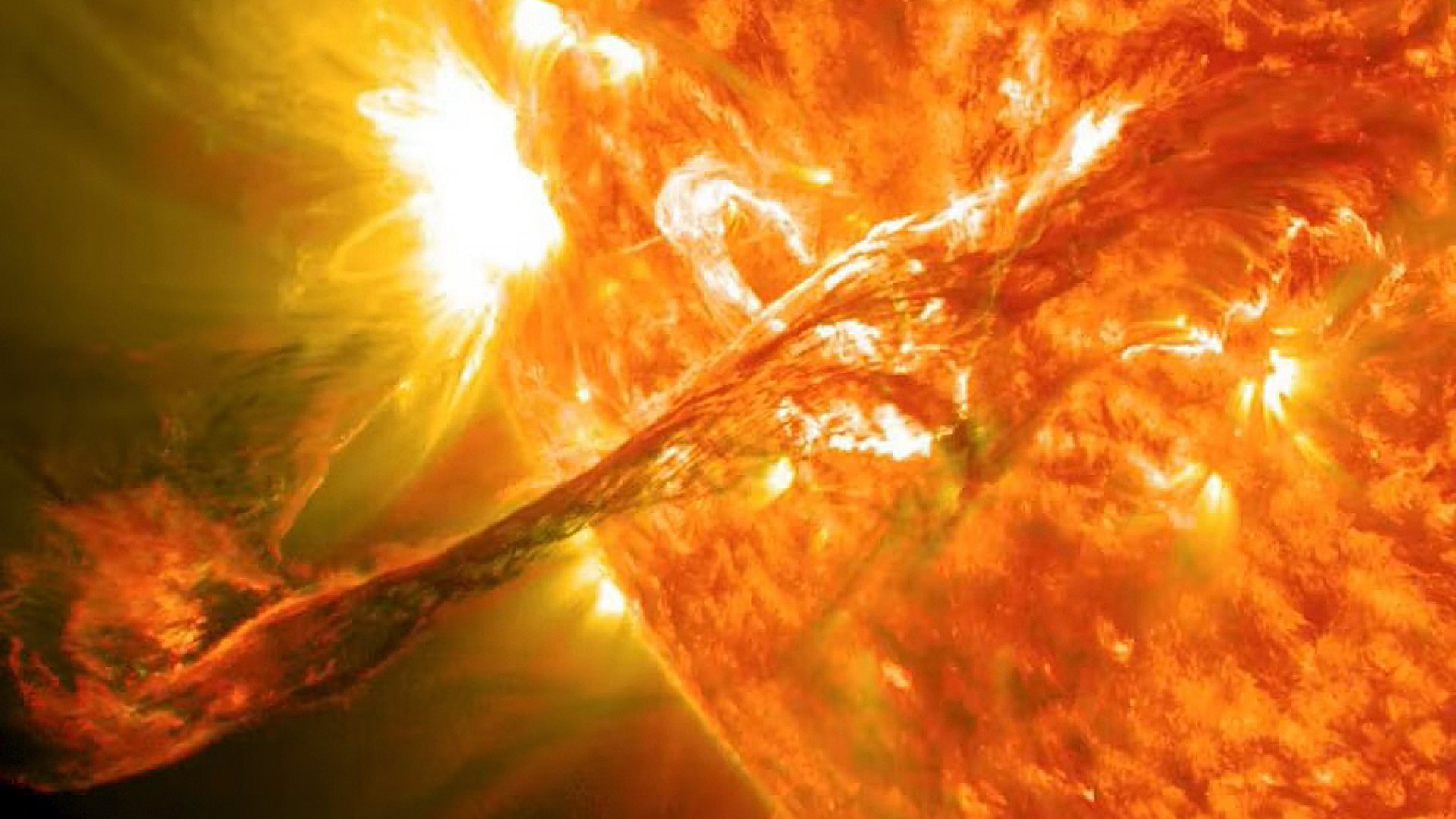 El sol acaba de desatar la llamarada más fuerte en casi una década