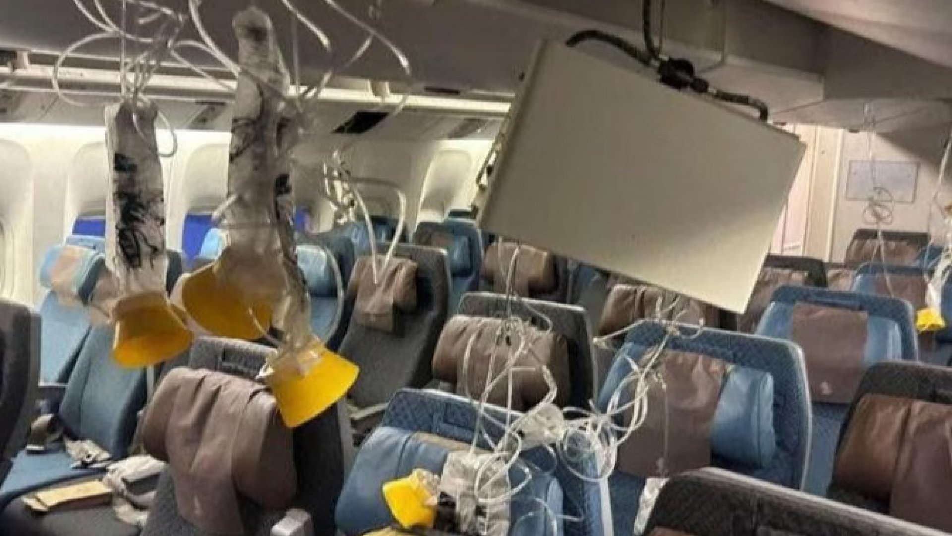 12 heridos por turbulencia en vuelo de Qatar a Irlanda