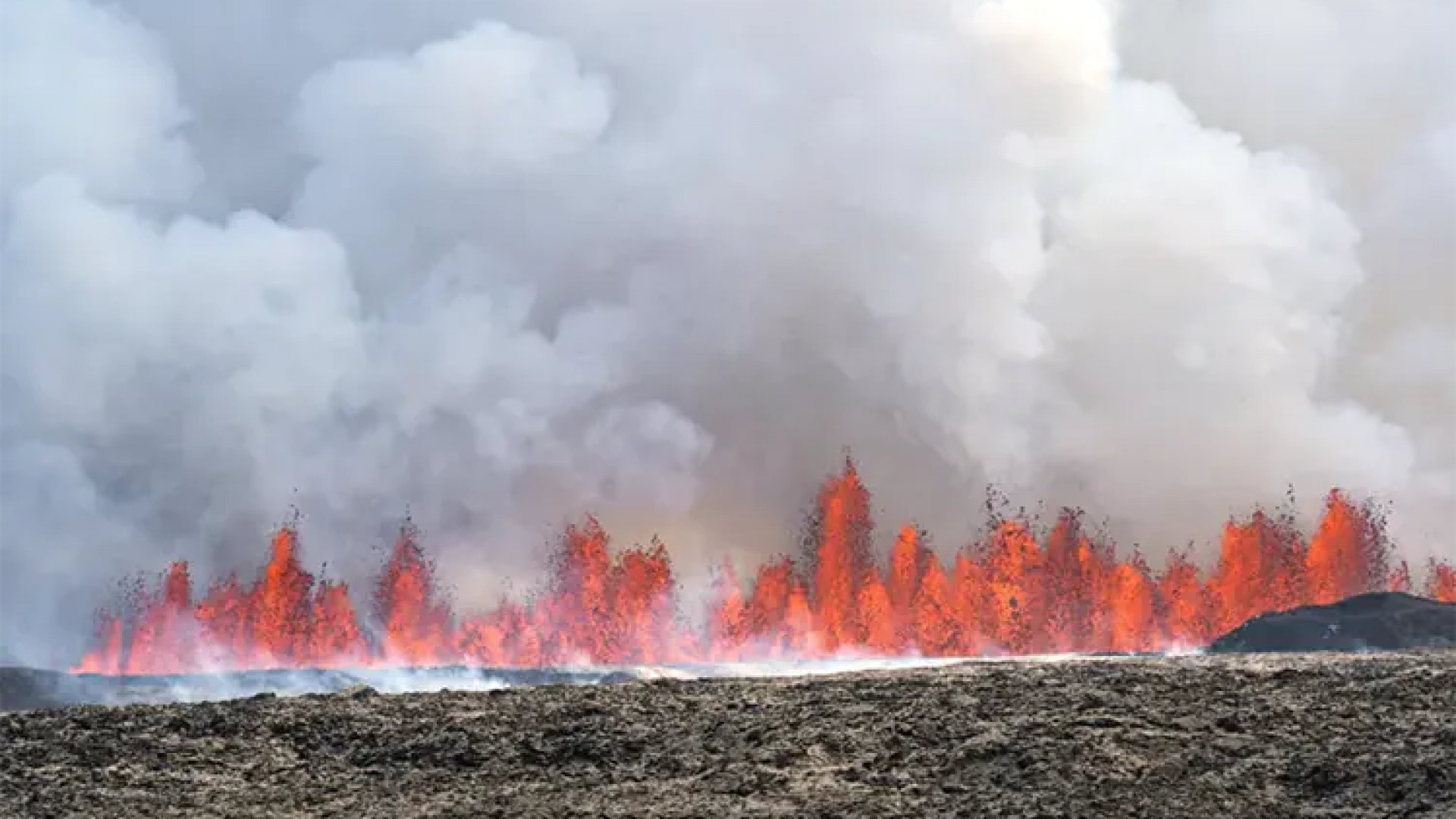 Islandia sufre nueva erupción volcánica; evacuan Grindavik