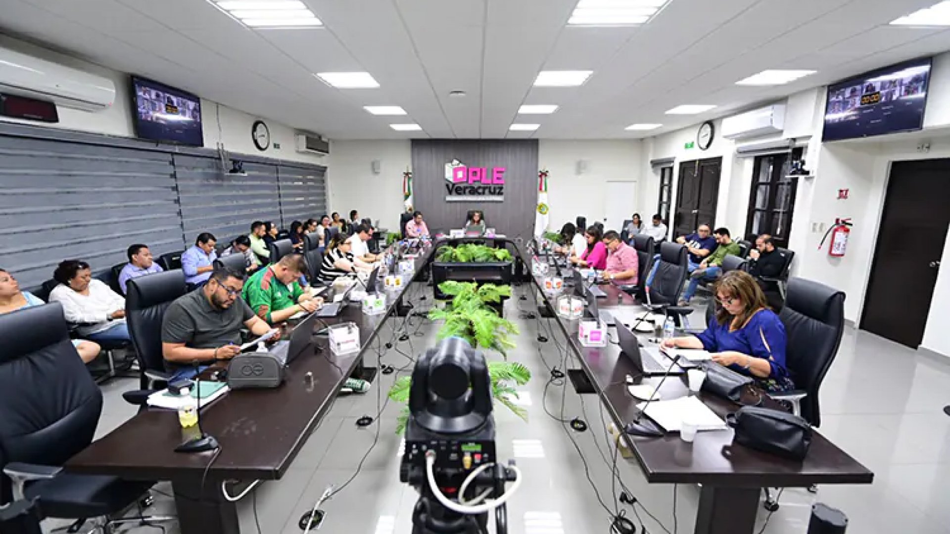 OPLE Veracruz sesiona de urgencia para designar integrantes en consejos distritales