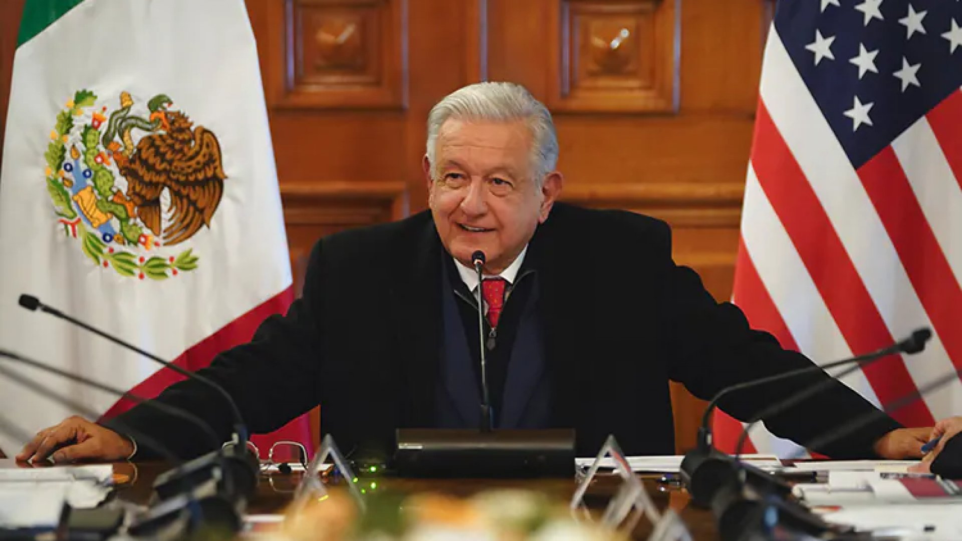 Presenta AMLO su declaración patrimonial: obtuvo 1.8 millones en 2023
