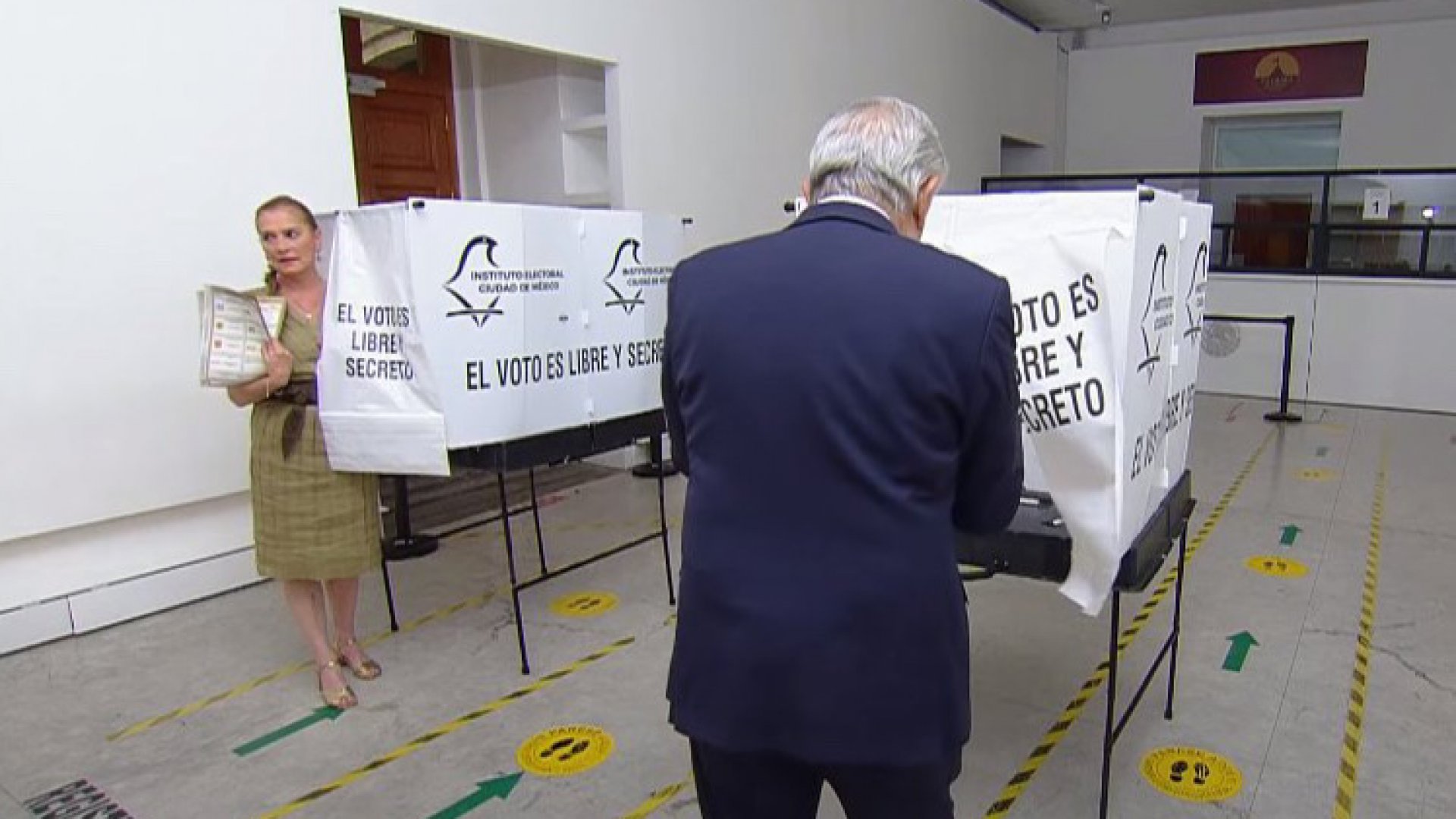 López Obrador vota en elecciones presidenciales 2024