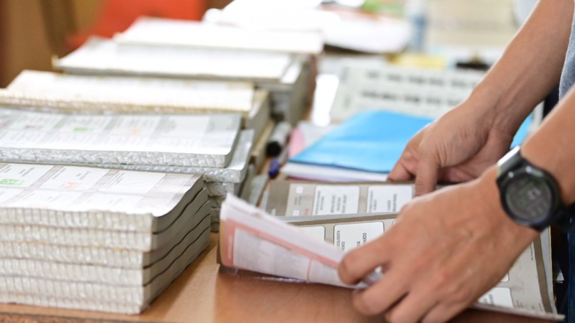 Insta OPLE Veracruz a encuestadoras a no difundir resultados durante jornada electoral