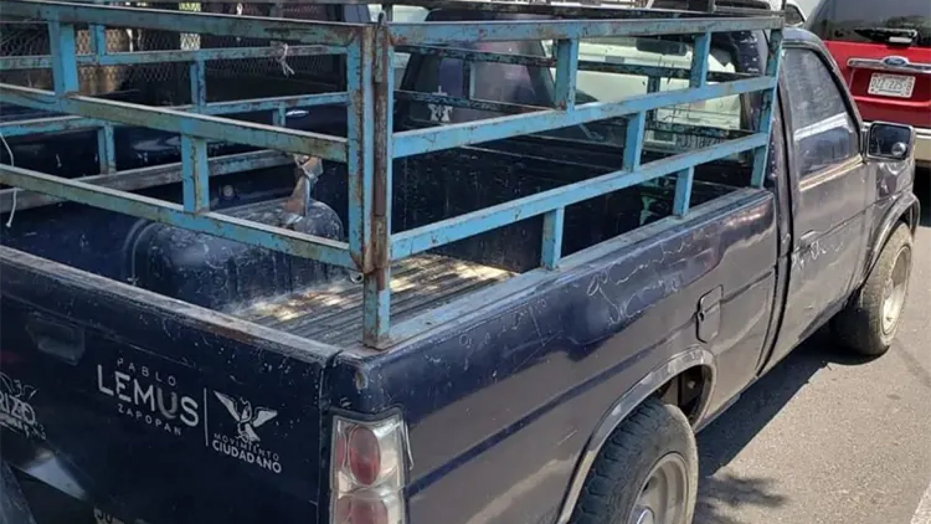 Comerciante encuentra antebrazo en su camioneta tras regresar del baño