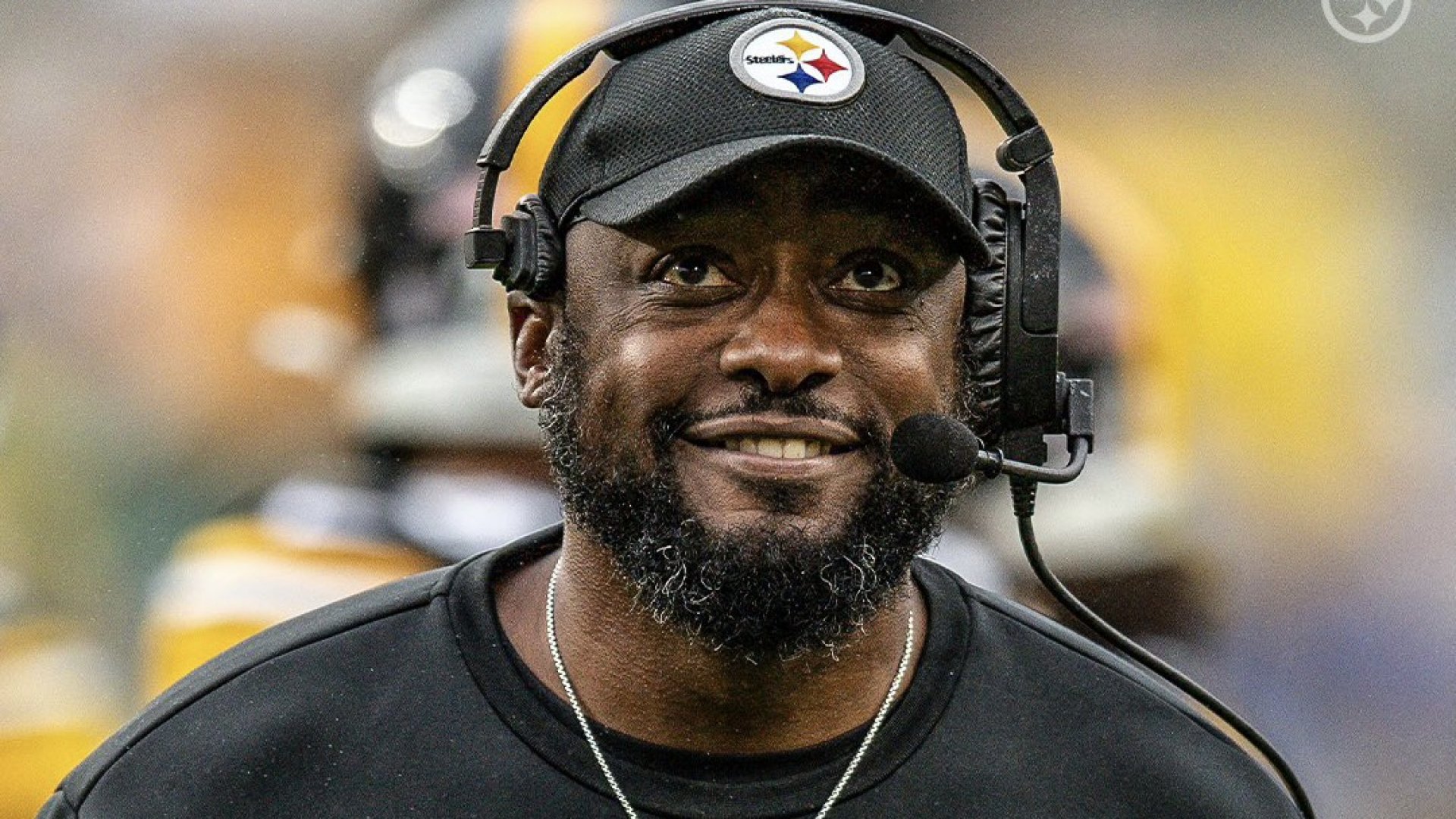 Steelers contrata por 3 años más al entrenador en jefe Mike Tomlin 