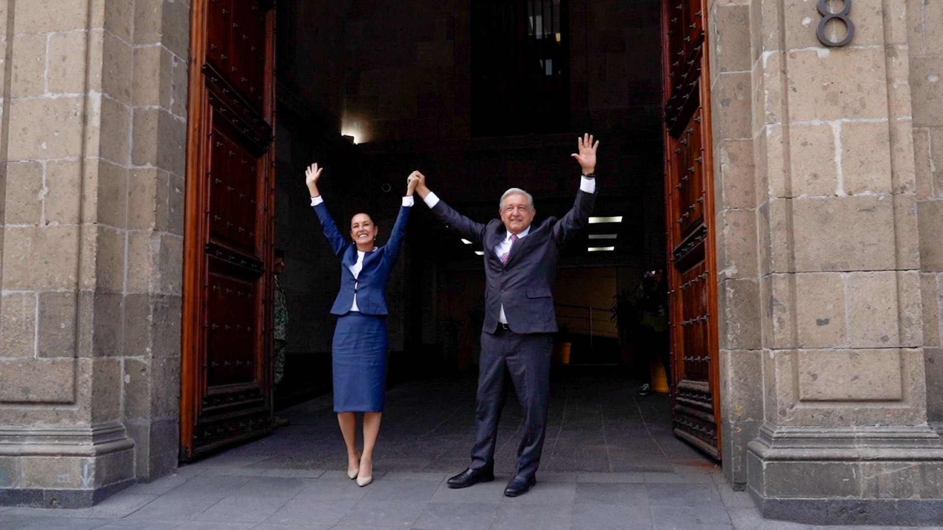 López Obrador y Claudia Sheinbaum se reúnen en Palacio Nacional