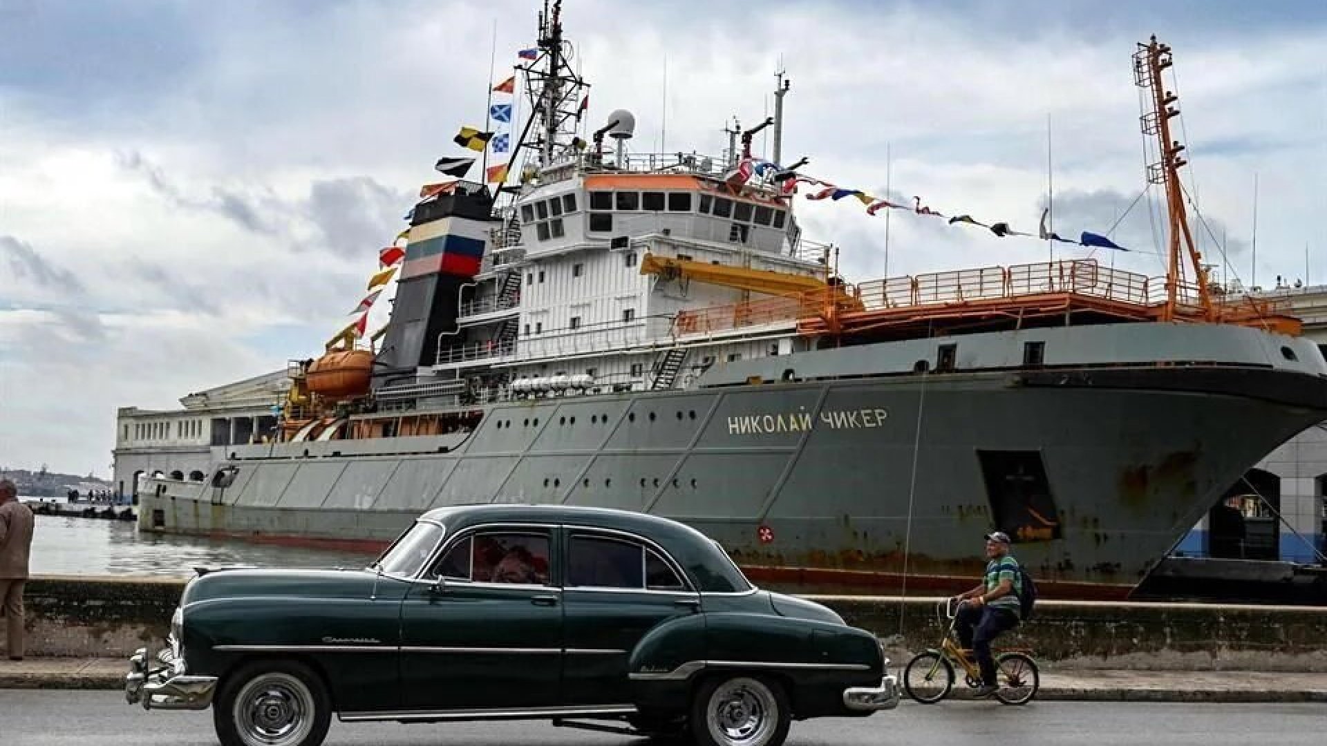 Llegan a La Habana barcos de guerra rusos con un submarino nuclear