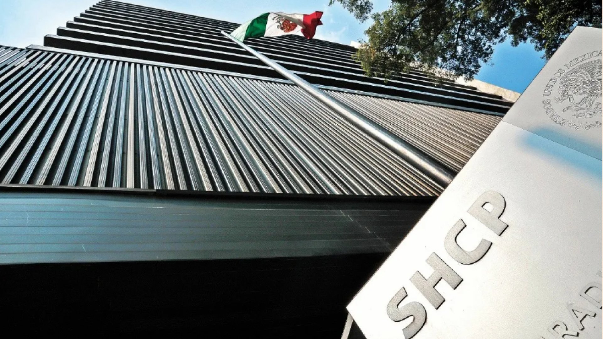 México disminuye pagos de deuda en el mercado local