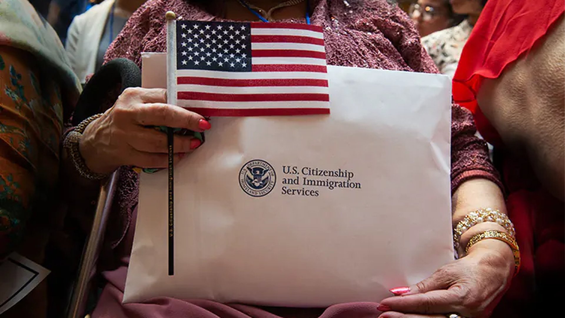 Biden regularizará a parejas de migrantes con estadunidenses