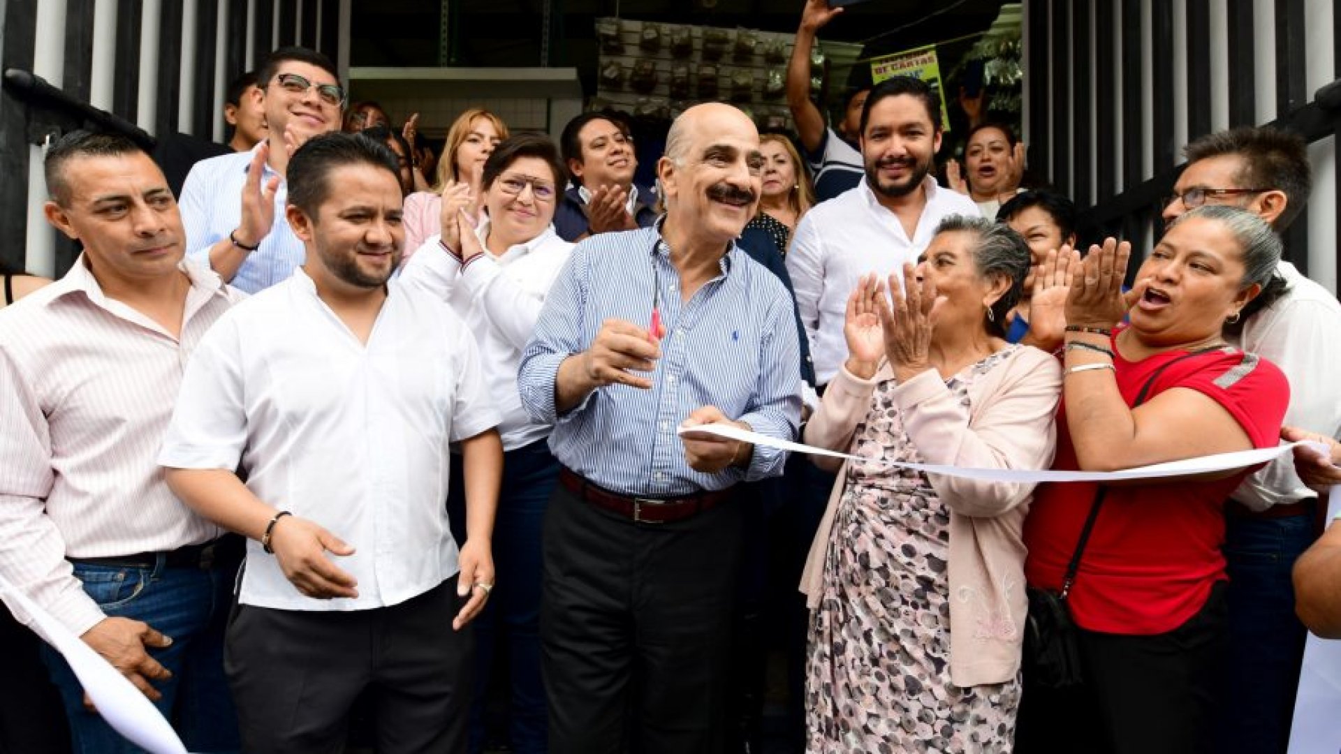 Entrega Ricardo Ahued obras de rehabilitación integral del mercado Galeana