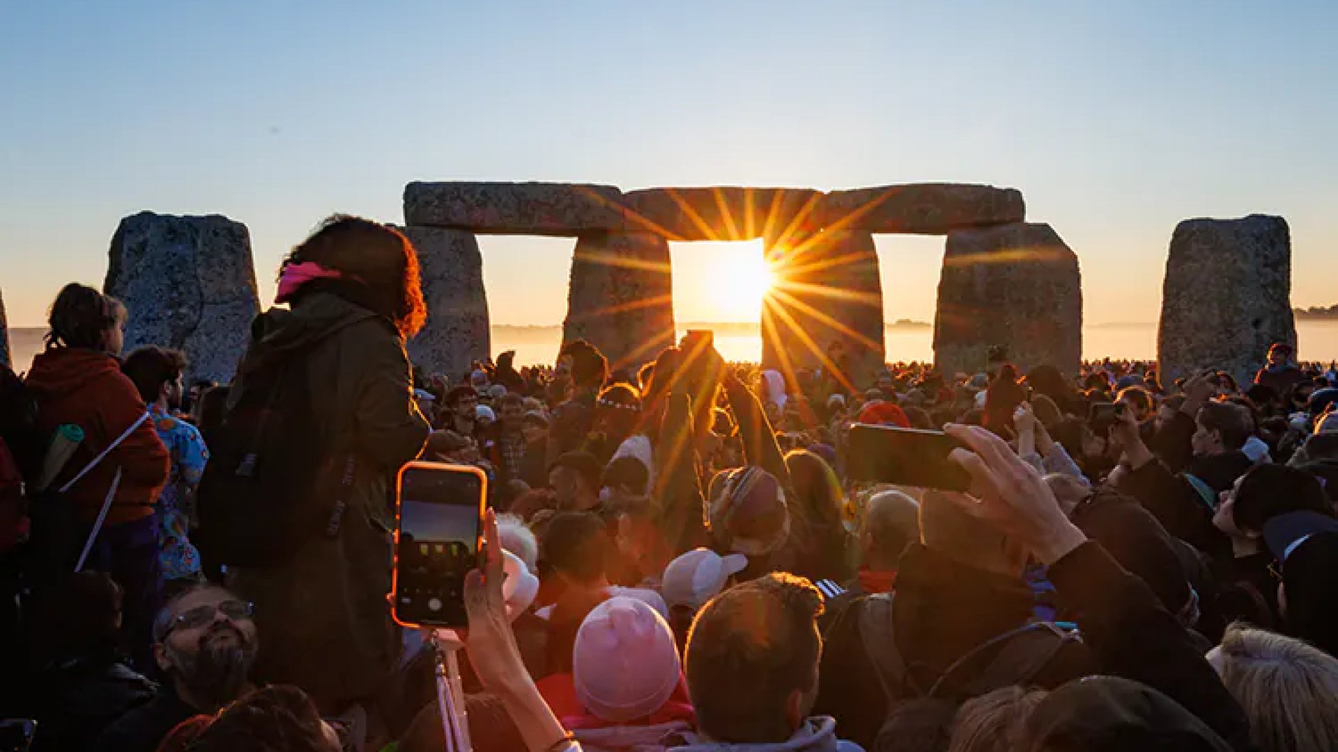 Recibe Stonehenge a 15 mil personas por solsticio de verano