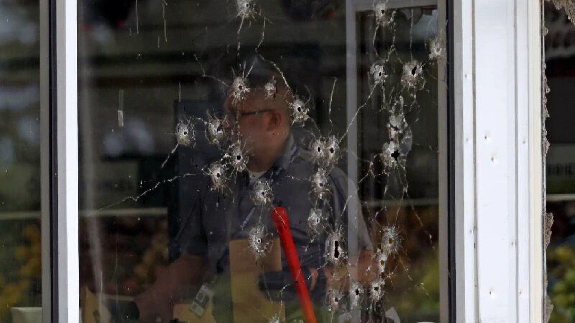 Tiroteo en tienda de Arkansas deja tres muertos y 10 heridos