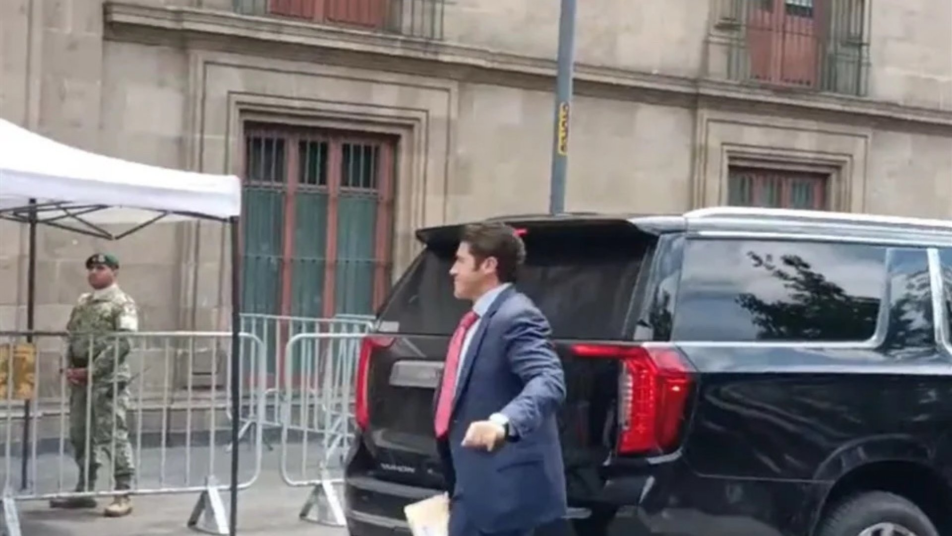 Acude Samuel García a Palacio Nacional