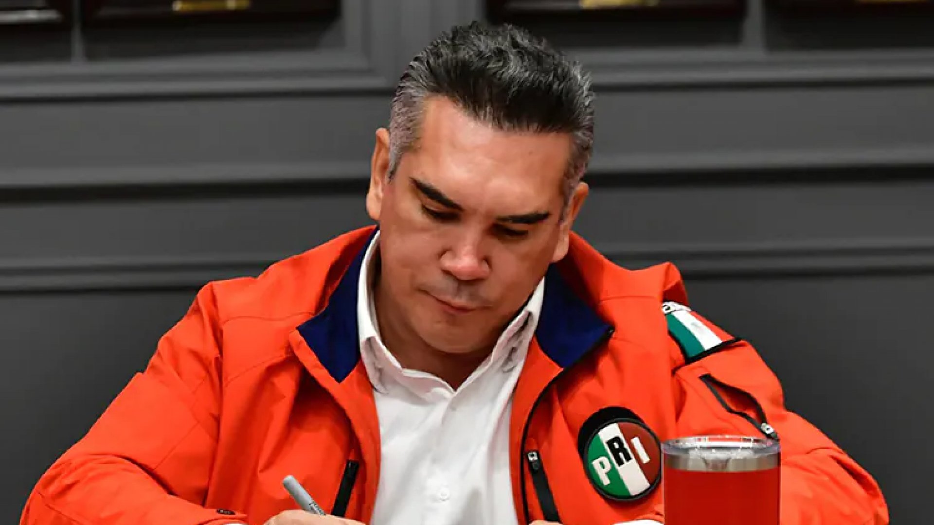 Exigen en el PRI renuncia de Alejandro Moreno y postergar asamblea nacional