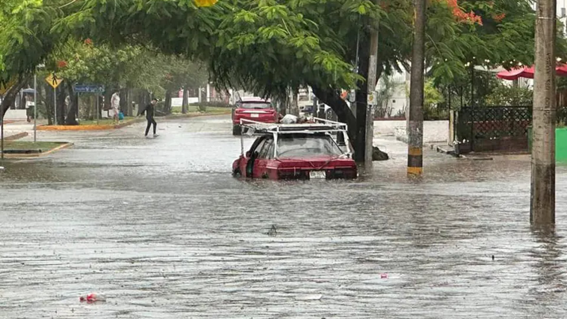 Tenemos que cuidar Chetumal por el huracán Beryl: AMLO