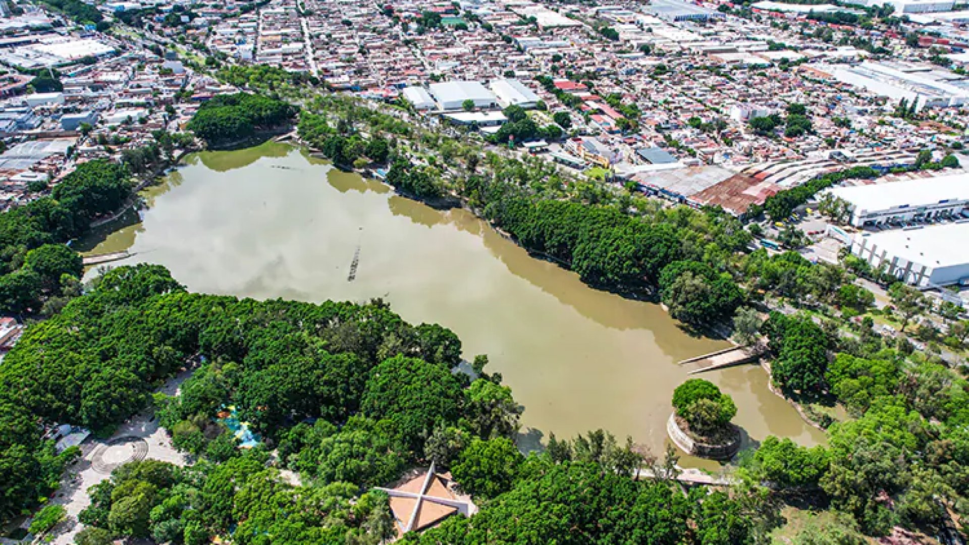 Guadalajara sufre daños severos por lluvias torrenciales
