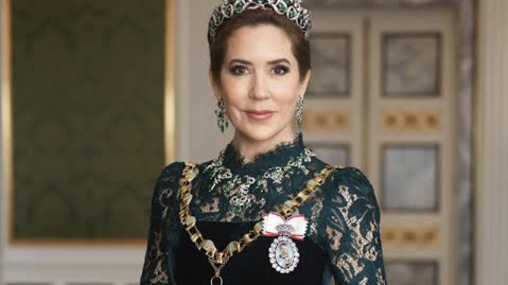 Atropellan a la Reina Mary de Dinamarca con una moto