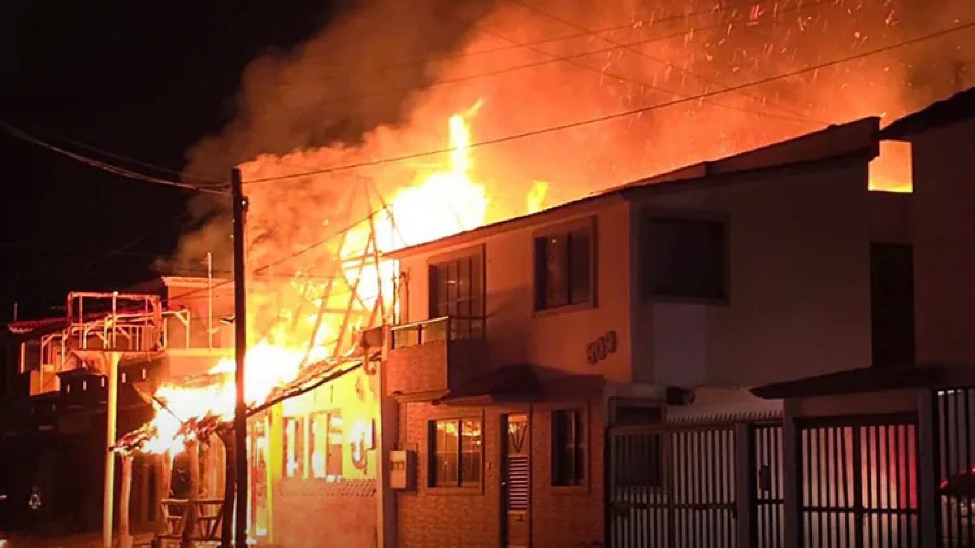 Arde Coatzacoalcos: Incendian con bombas molotov dos restaurantes