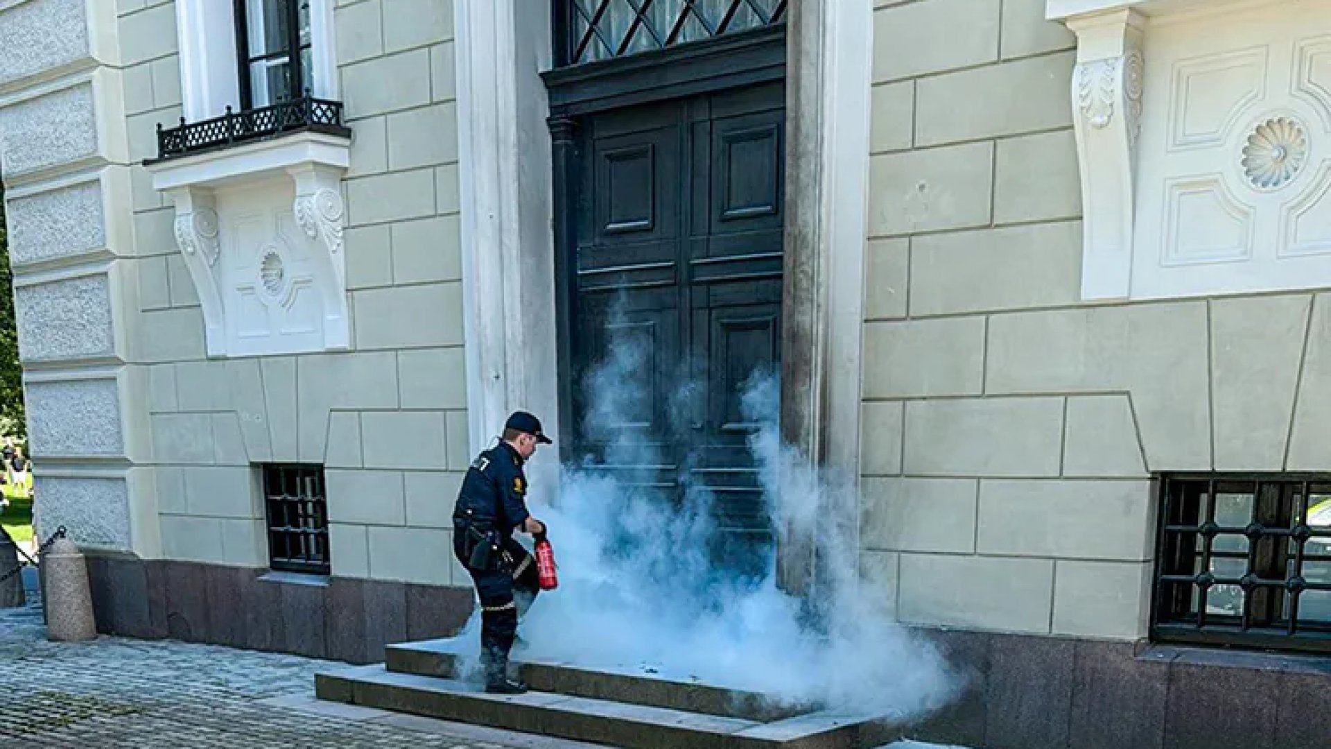Lanzan a Palacio Real de Oslo, Noruega, dos bombas molotov