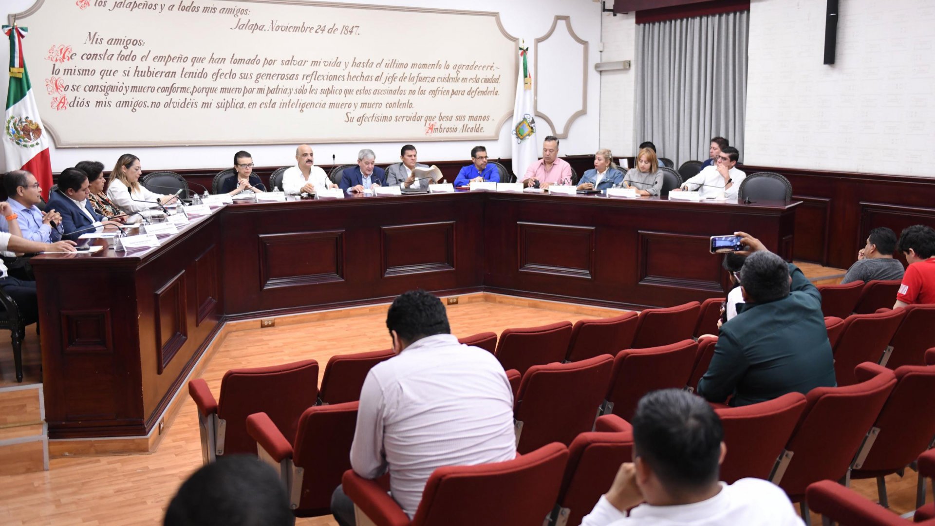 Contribuye Ayuntamiento a eliminación de la violencia económica