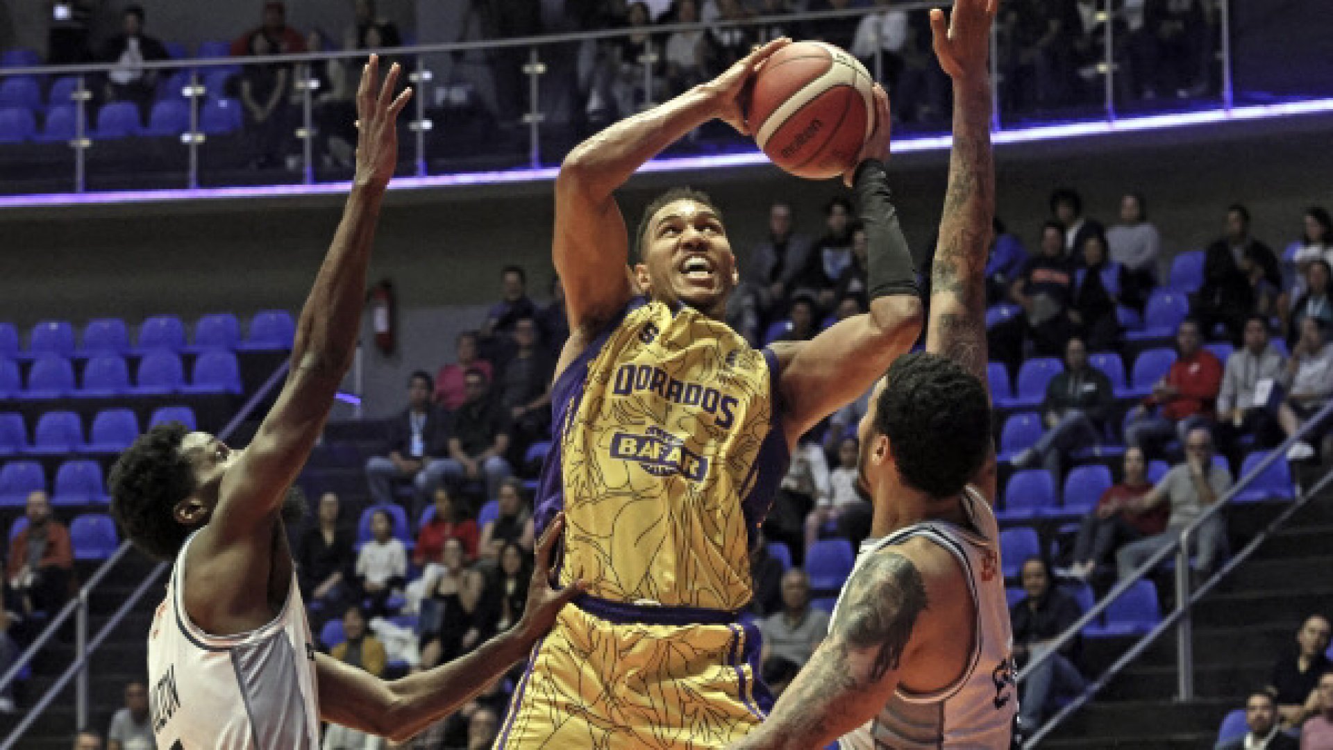 Triunfal regreso del baloncesto en Puebla