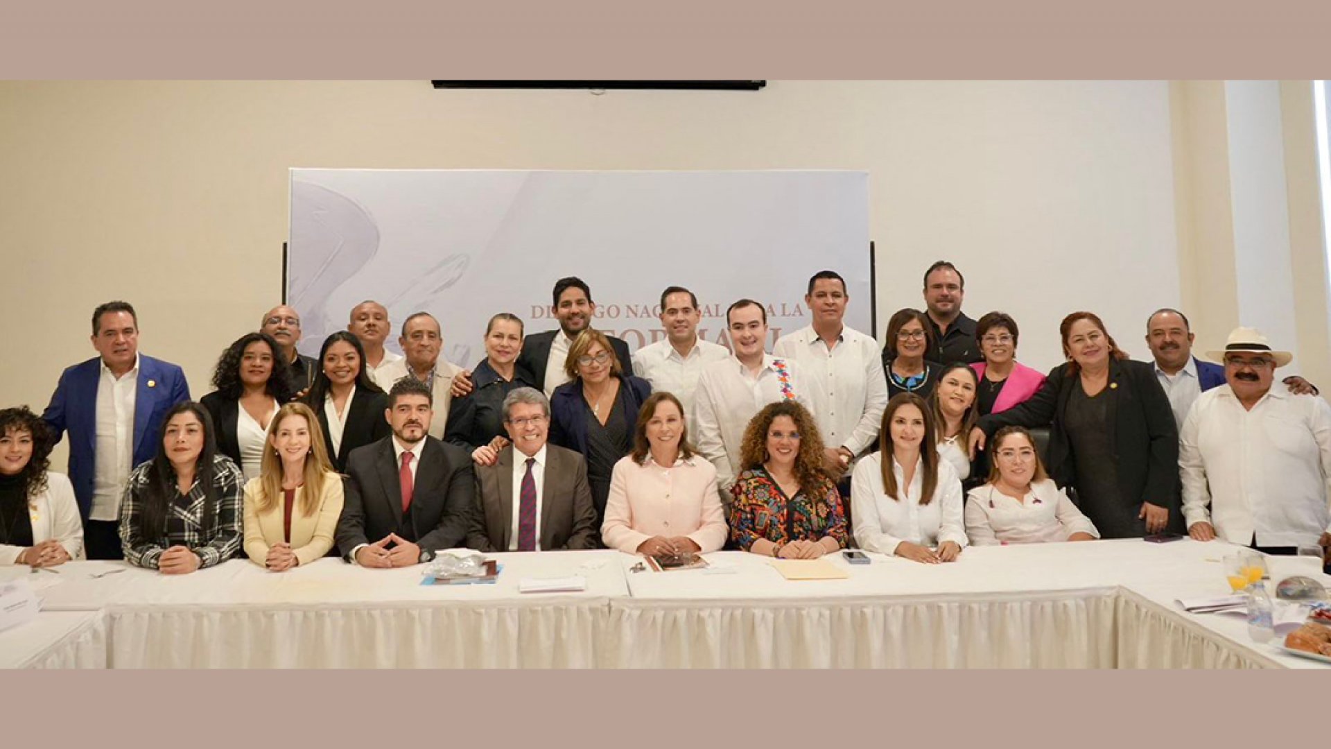 Se reúne Rocío Nahle con diputados federales electos