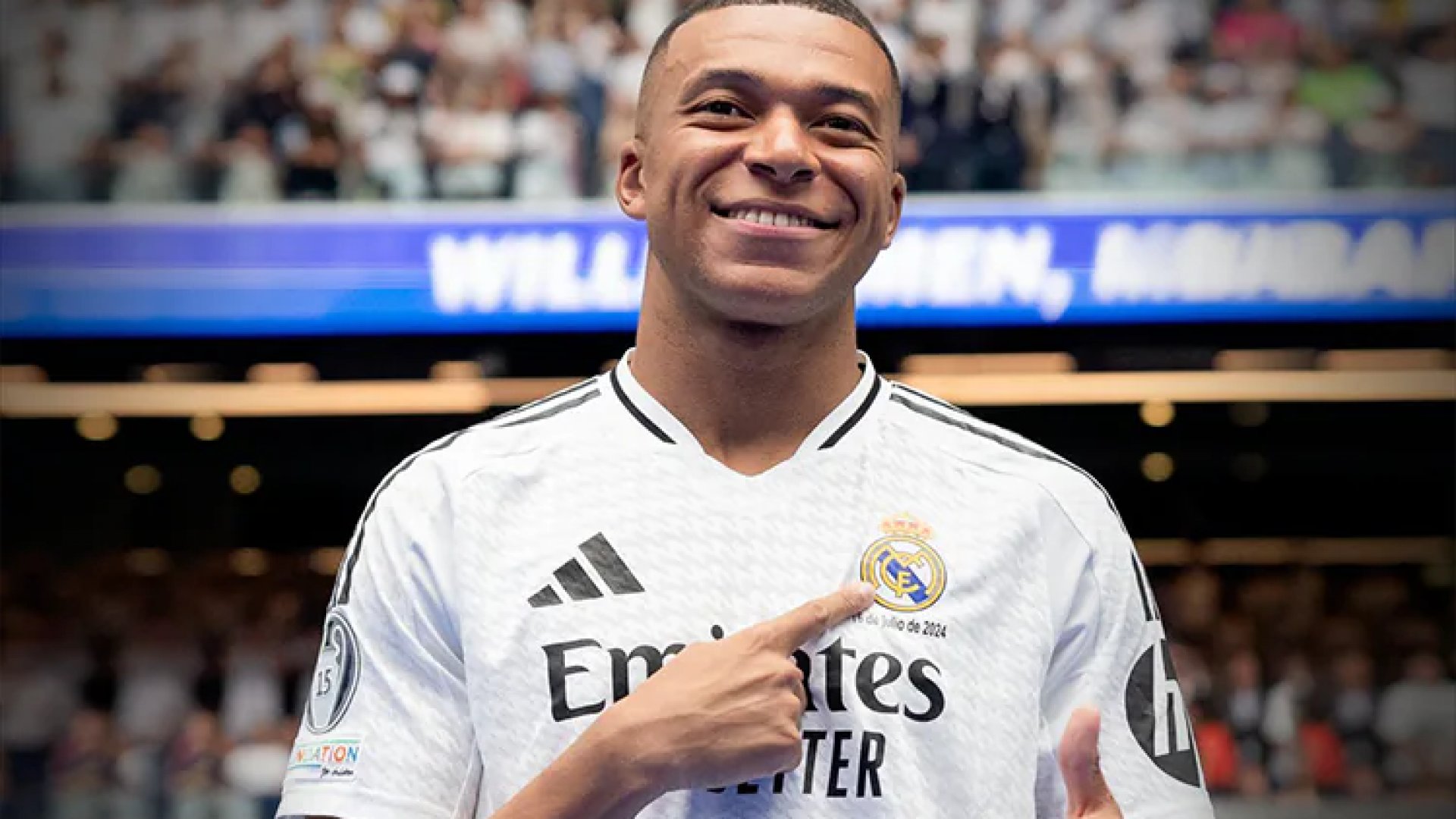 Presenta Real Madrid a Kylian Mbappé como su nuevo delantero