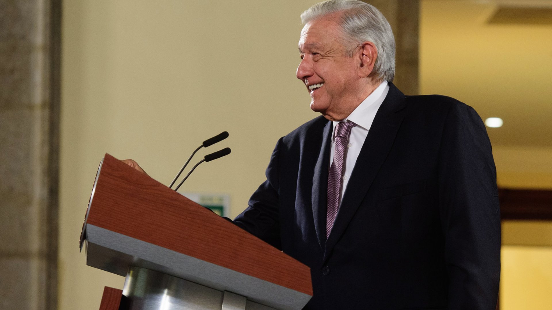 Anuncia AMLO firma de convenio con Cuba para traer más médicos