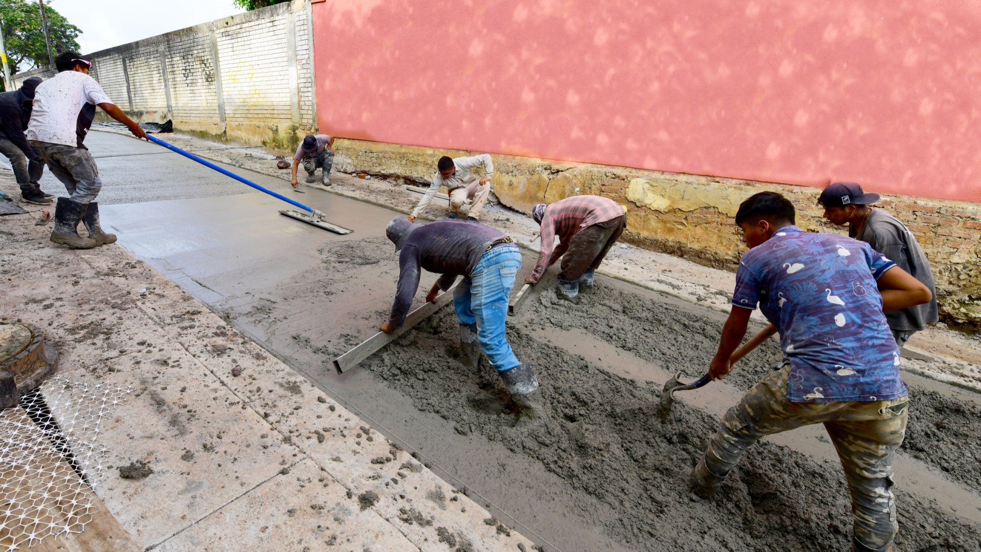 Impulsa Ayuntamiento desarrollo social con obras de pavimentación