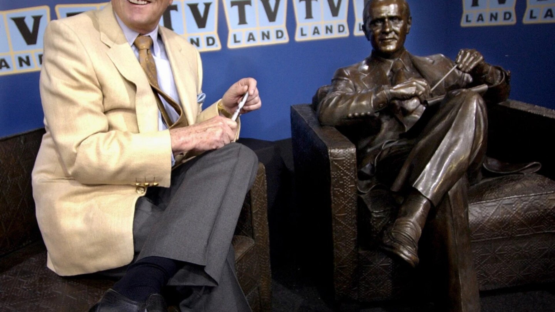 Bob Newhart, famoso actor y comediante, murió a los 94 años